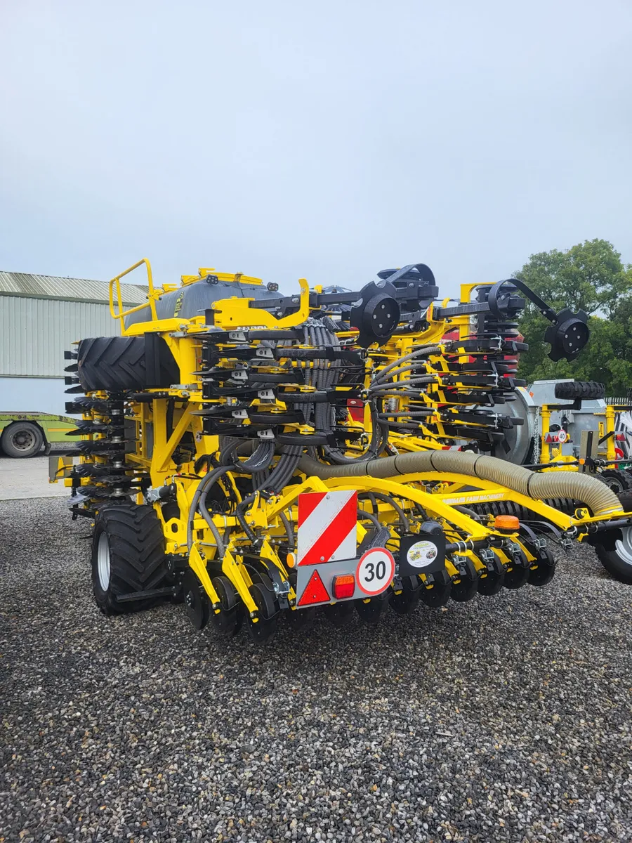 BEDNAR OMEGA 4000FL Seed Drill - Image 2