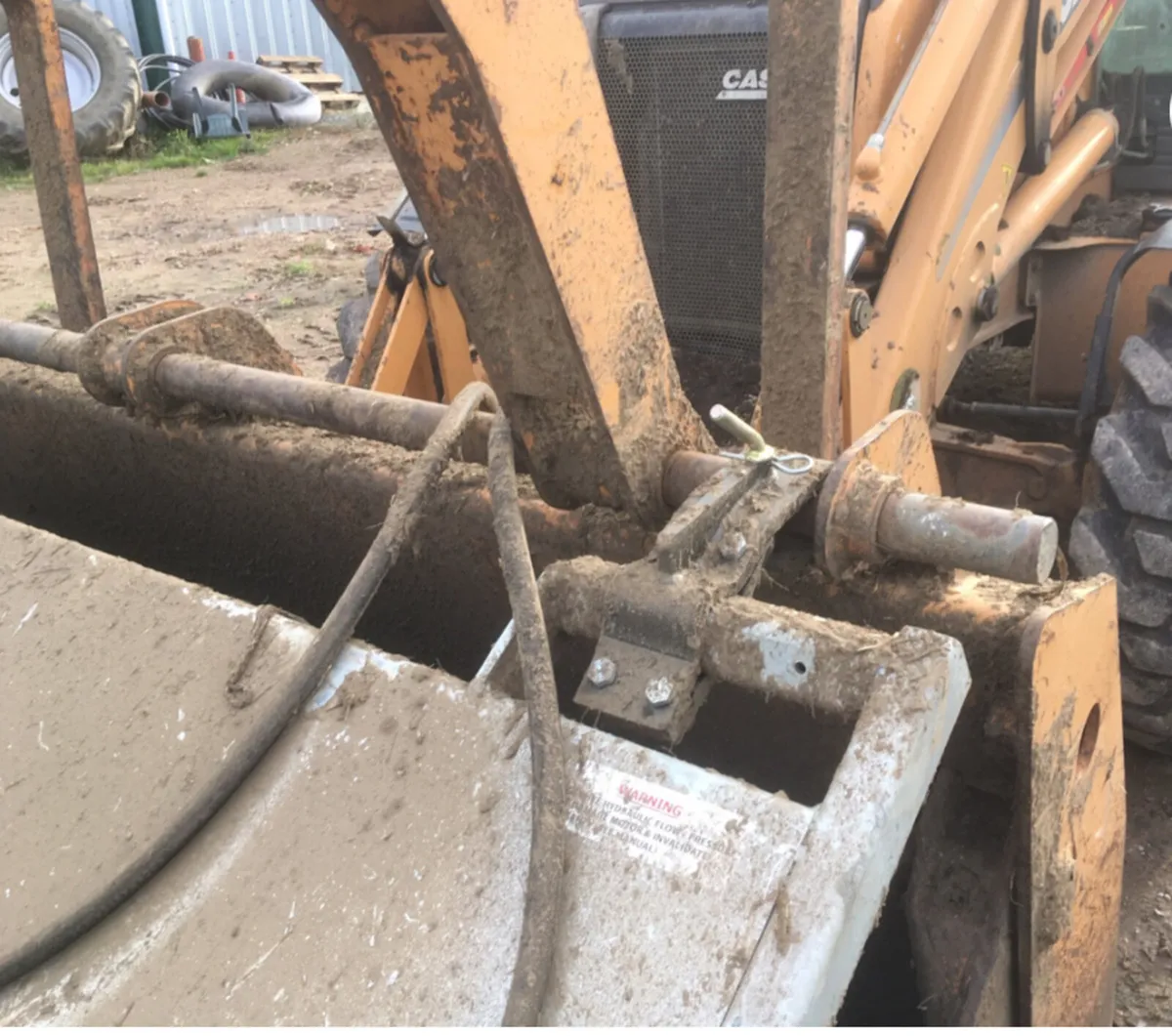 Sutton Construction Bucket Brish - Image 3