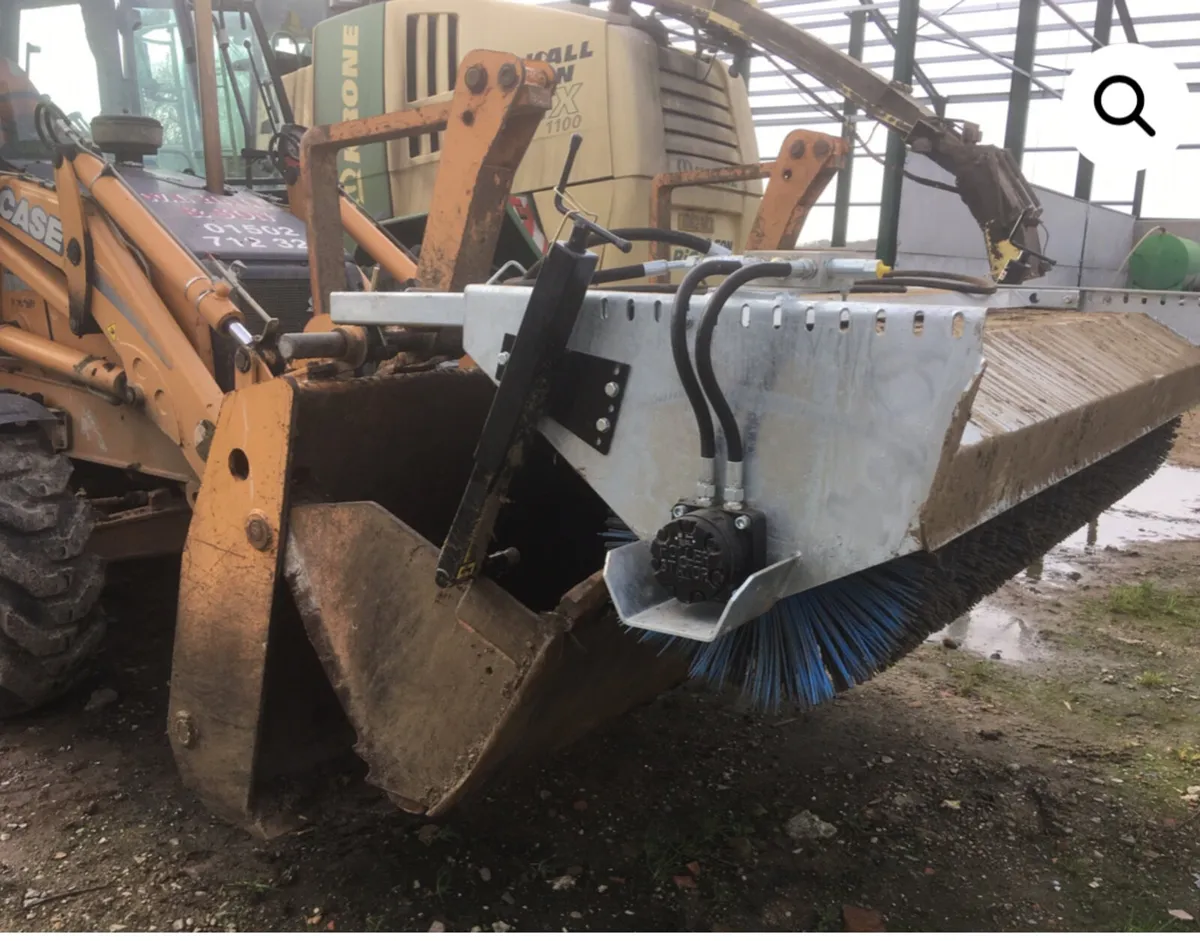 Sutton Construction Bucket Brish - Image 2