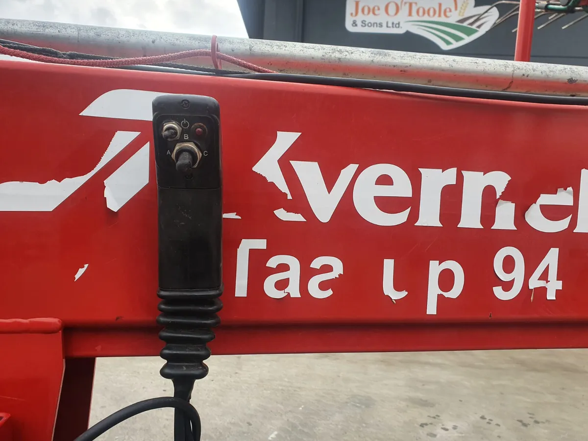 Kverneland  Tarrup 9472C Twin Rotor Rake - Image 2