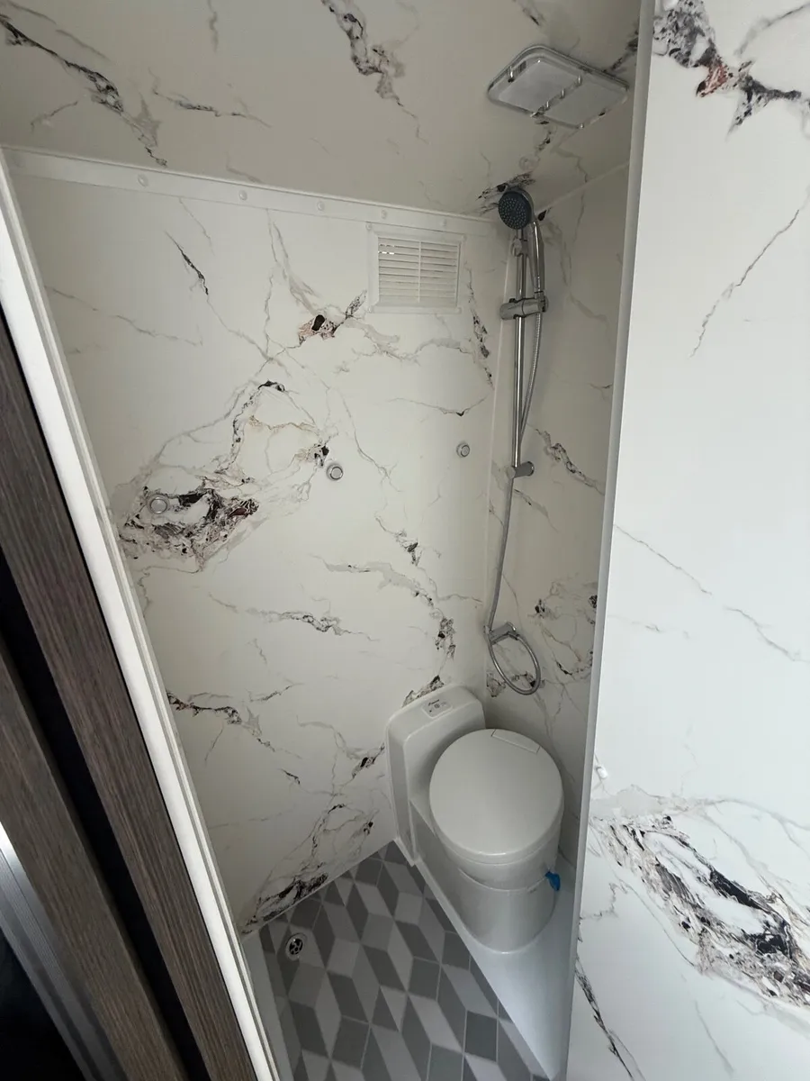 Camper Van - Image 2