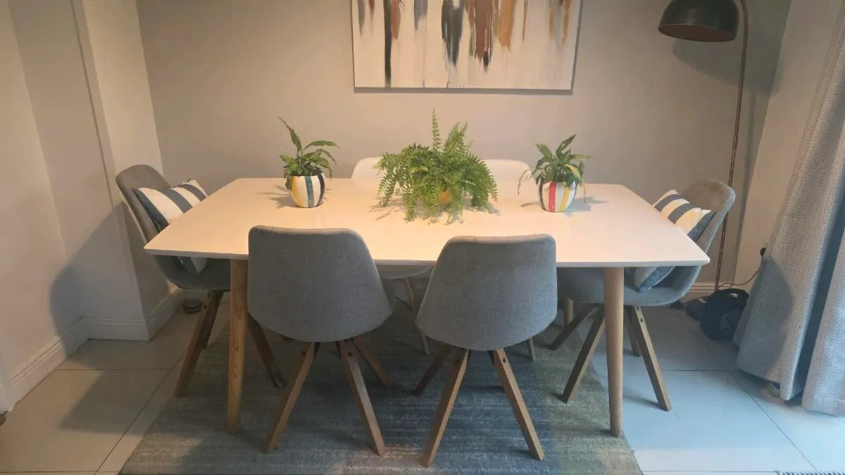 Dining table & 6 chairs - Image 1