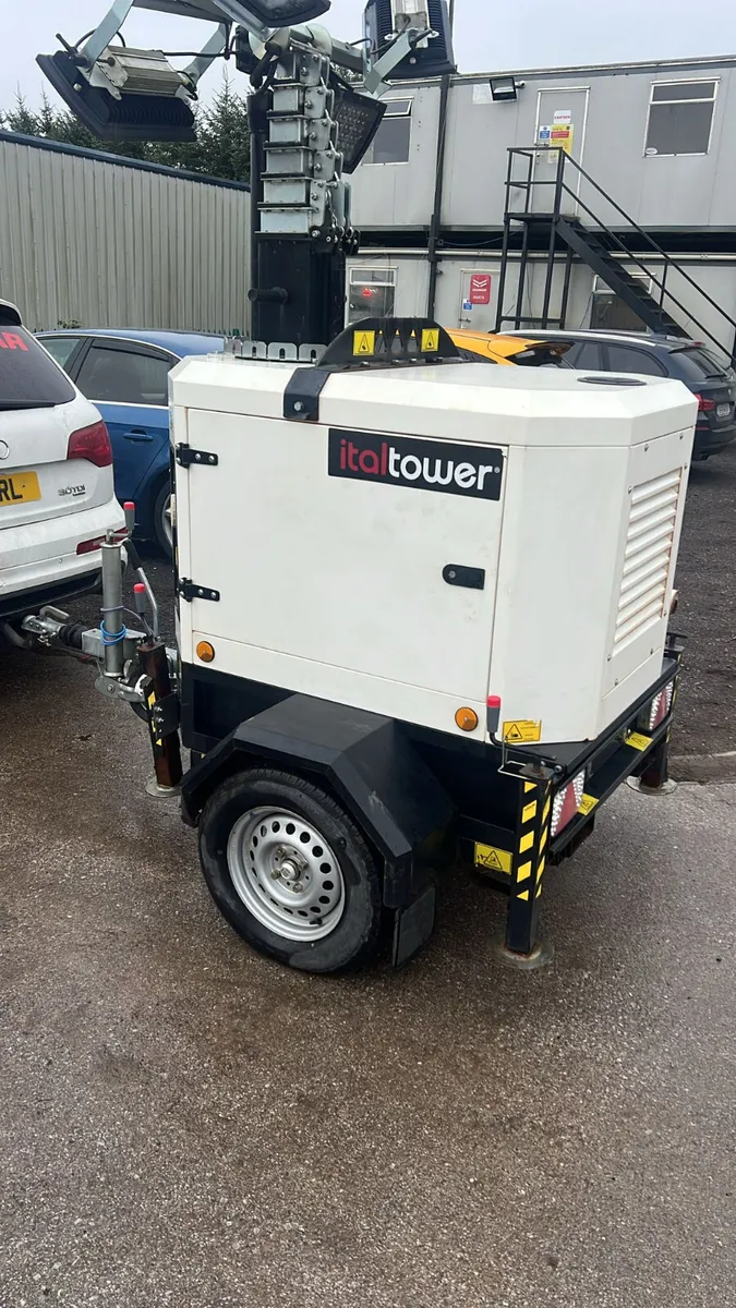 Italtower Electric Mast LED Tower Light – Ex Demo - Image 2