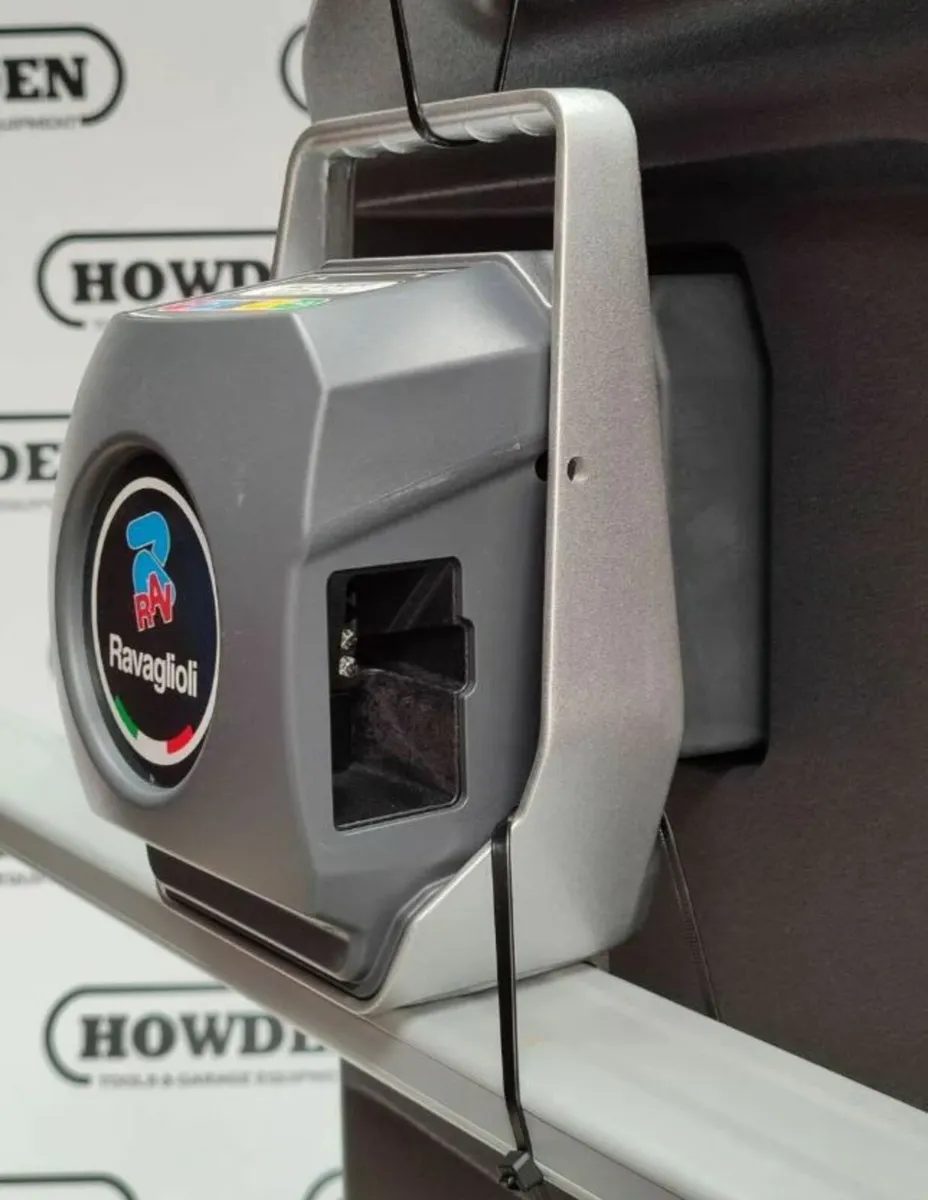 RAVAGLIOLI 8 CCD Car Tire Wheel Alignment System - Image 3