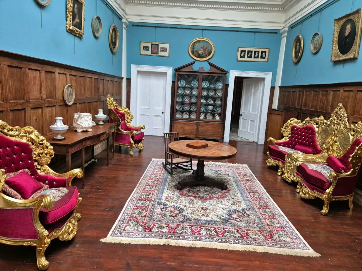 Gold Guild Sofa &  2 Chairs. - Image 1