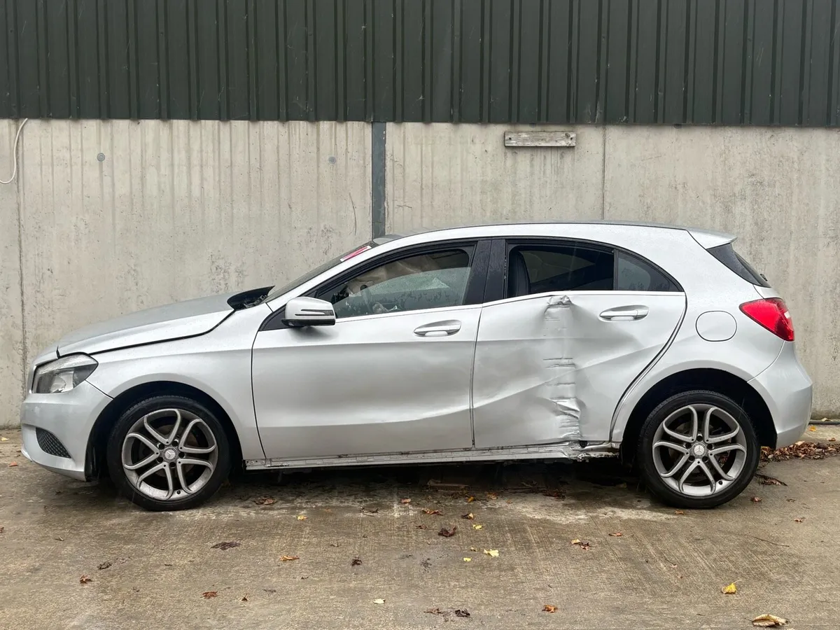 2015 Mercedes A Class for parts - Image 3