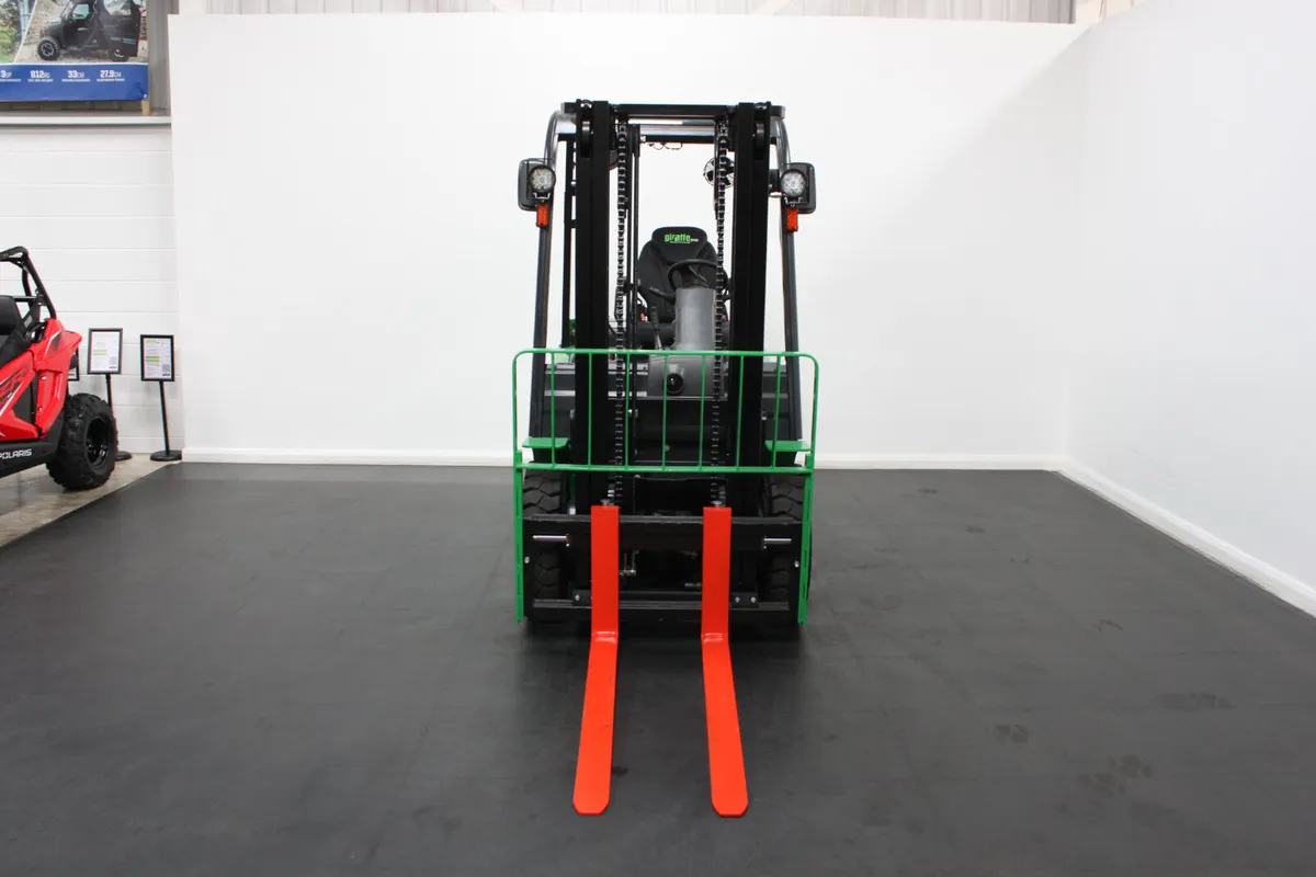 giraffe GBL25 2.5T Lithium Electric Forklift - Image 3