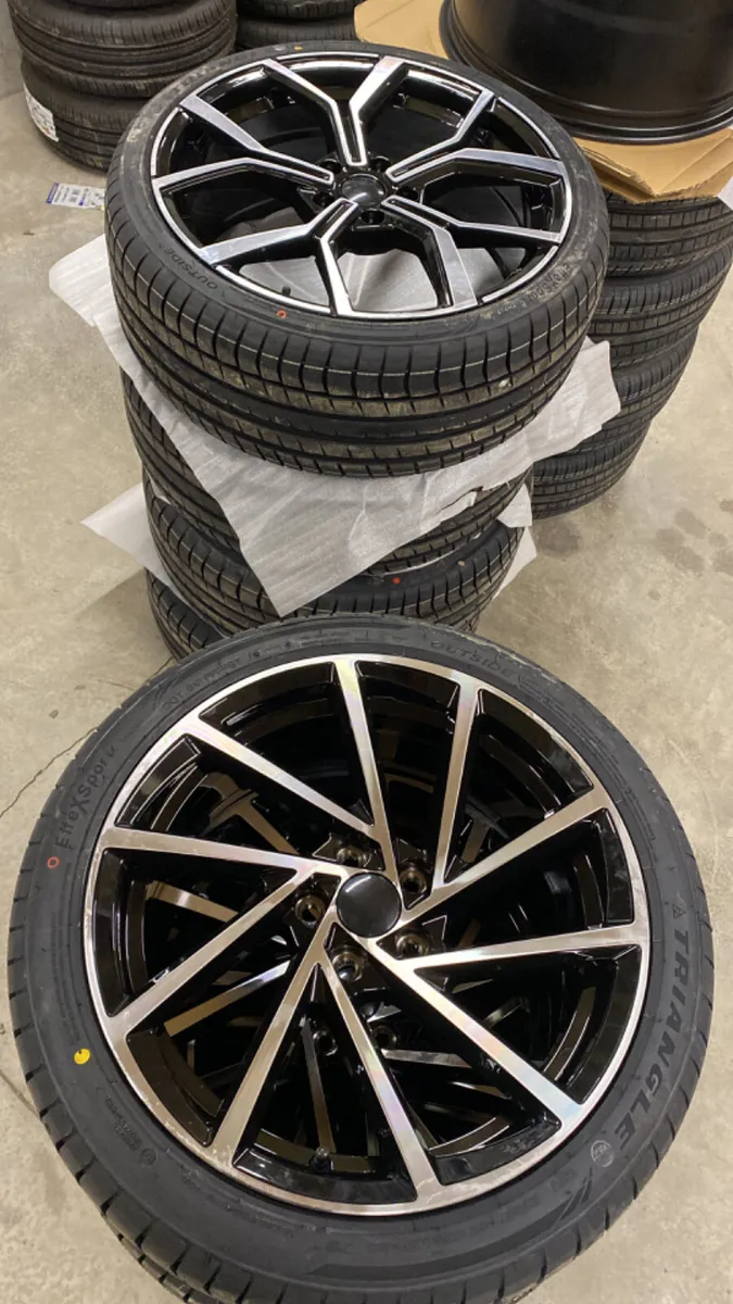 VW Golf Spielberg alloys - Image 2