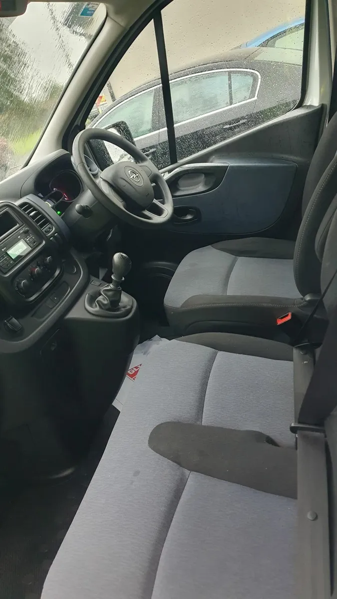 Opel Vivaro 2019 - Image 2