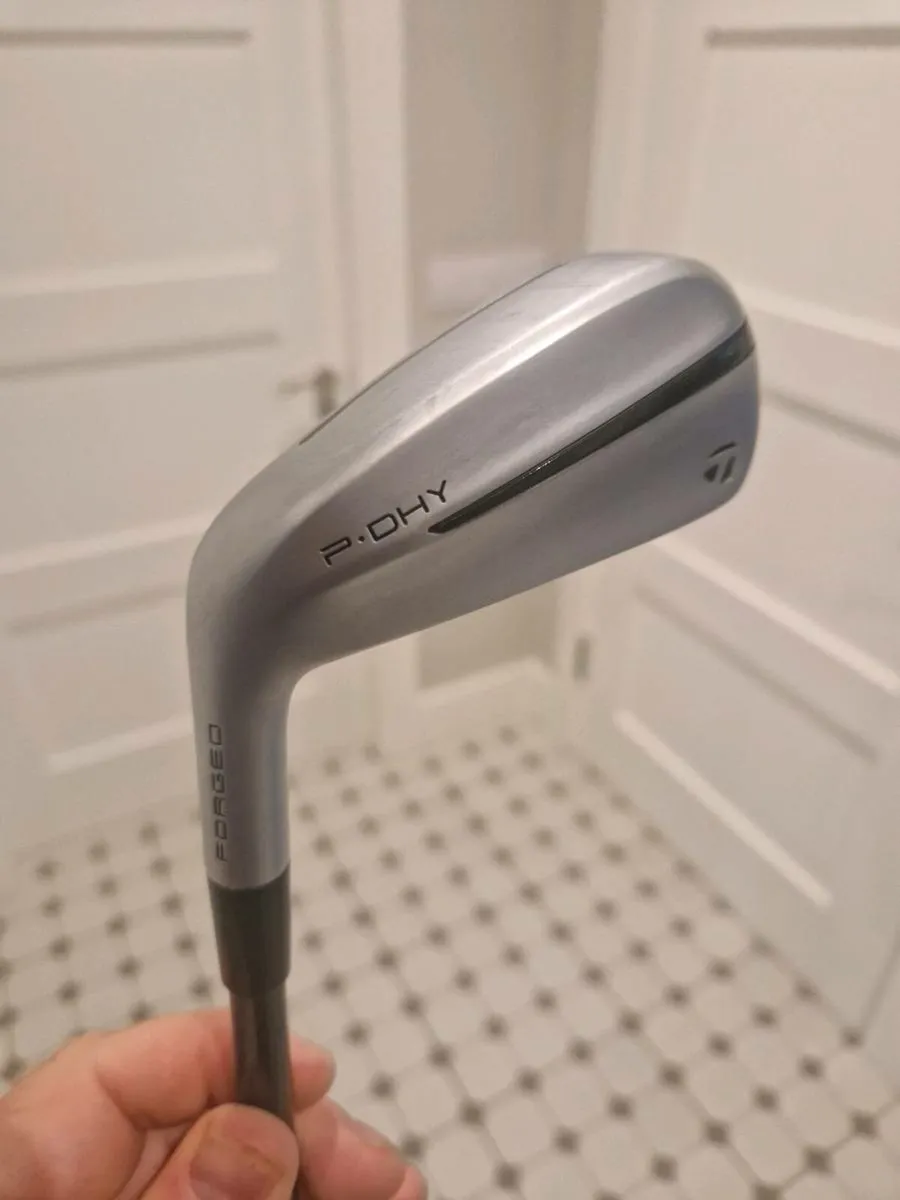 Taylormade P DHY 22 Degree 4 iron Left Handed - Image 1