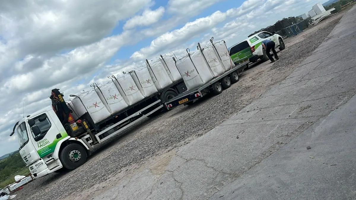Cubicle bedding. CubiCal, Calcium and Hydrated , 3 - Image 1