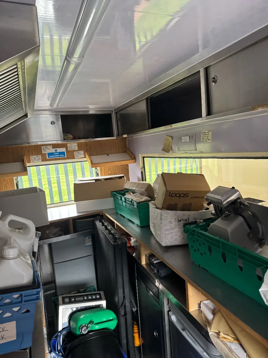 Food Trailer - Image 3
