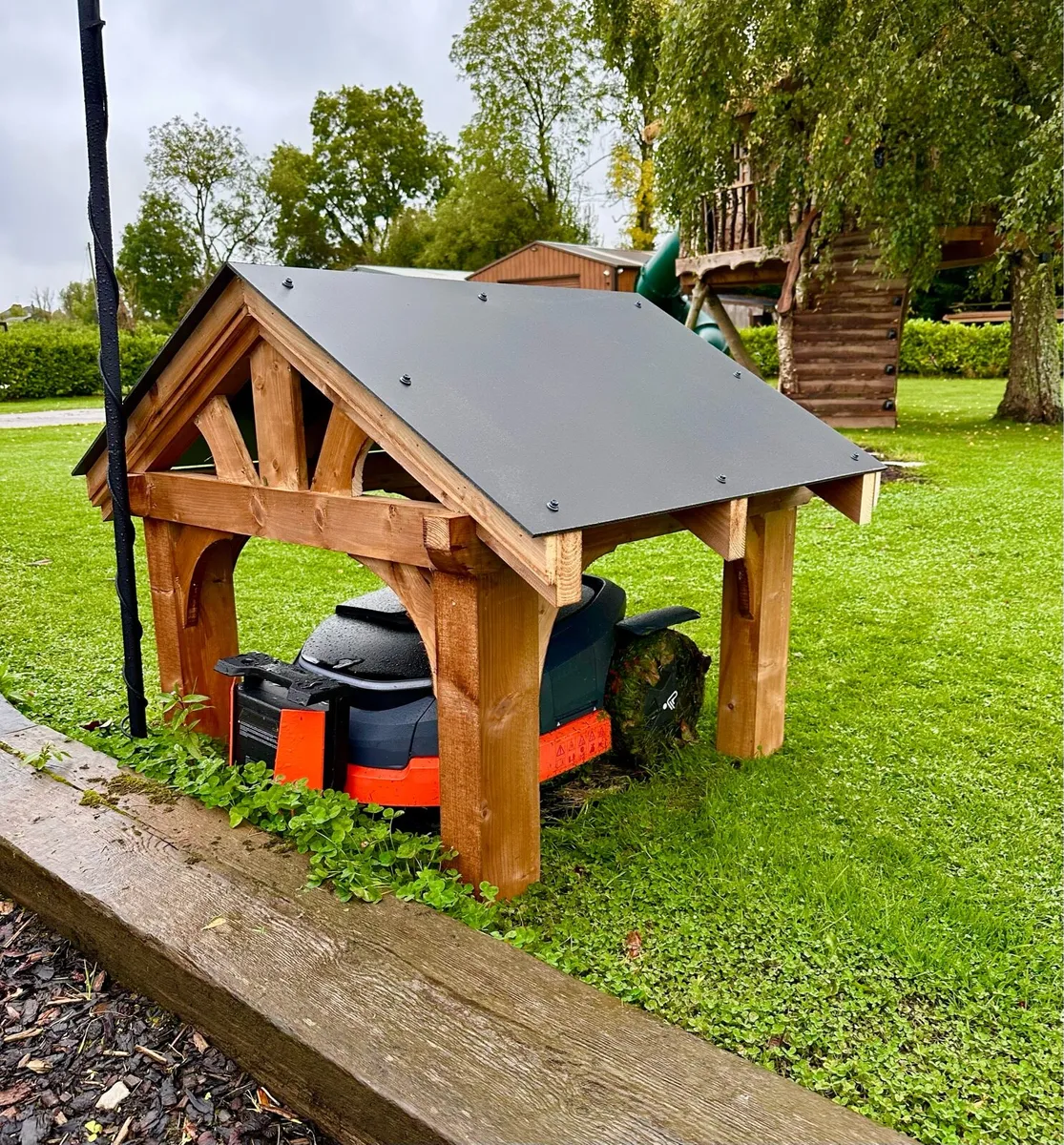 Auto / robot mower garage gazebo - Image 1