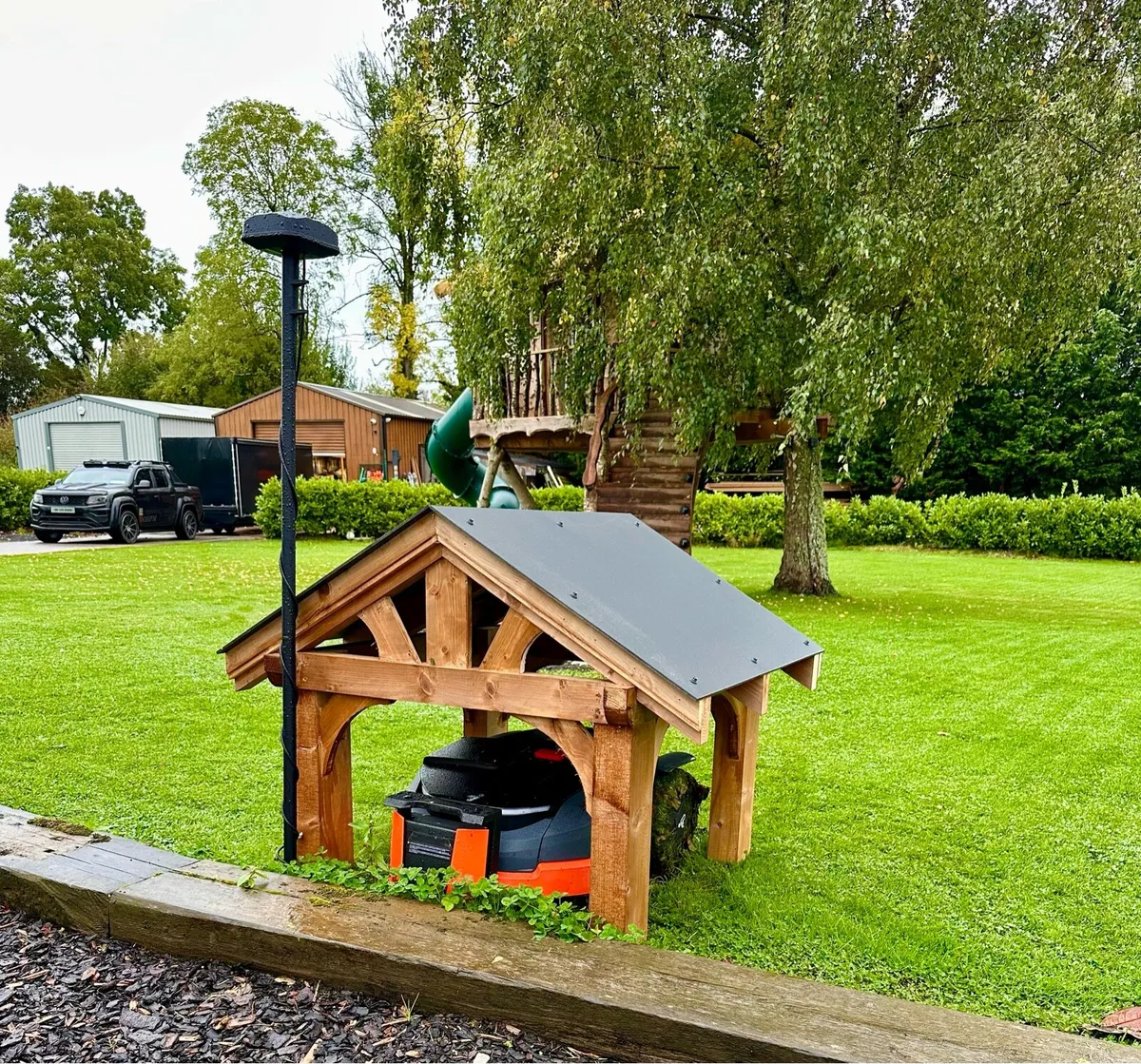 Auto / robot mower garage gazebo - Image 2