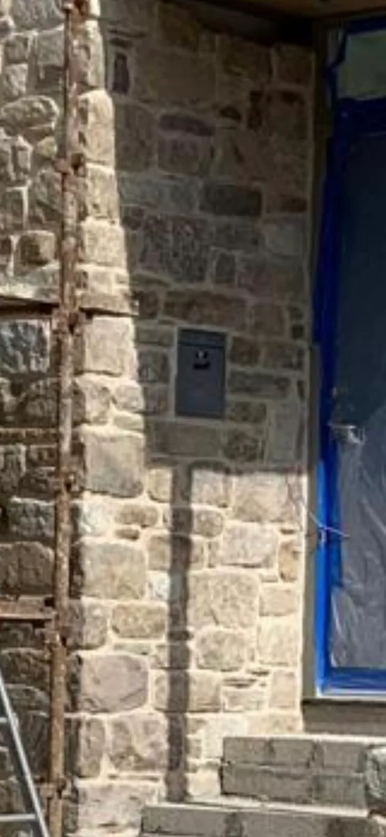 Tumbled sandstone building stone - Image 2