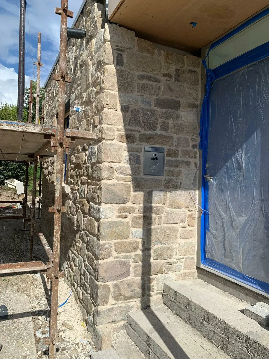 Tumbled sandstone building stone - Image 3