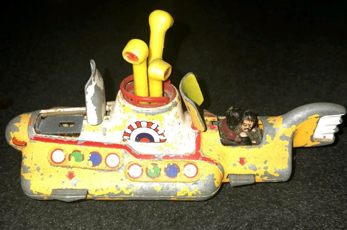 Corgi Yellow Submarine Beatles - Image 1