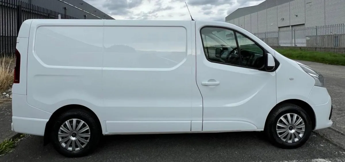 2019 Renault Trafic High Spec Low KLM’s - Image 4