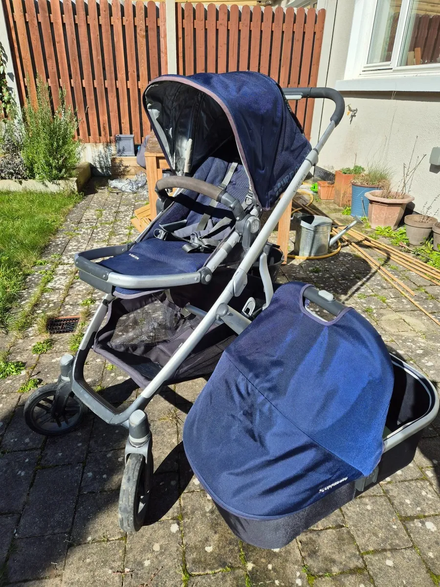 Uppababy Vista buggy and travel system - Image 1