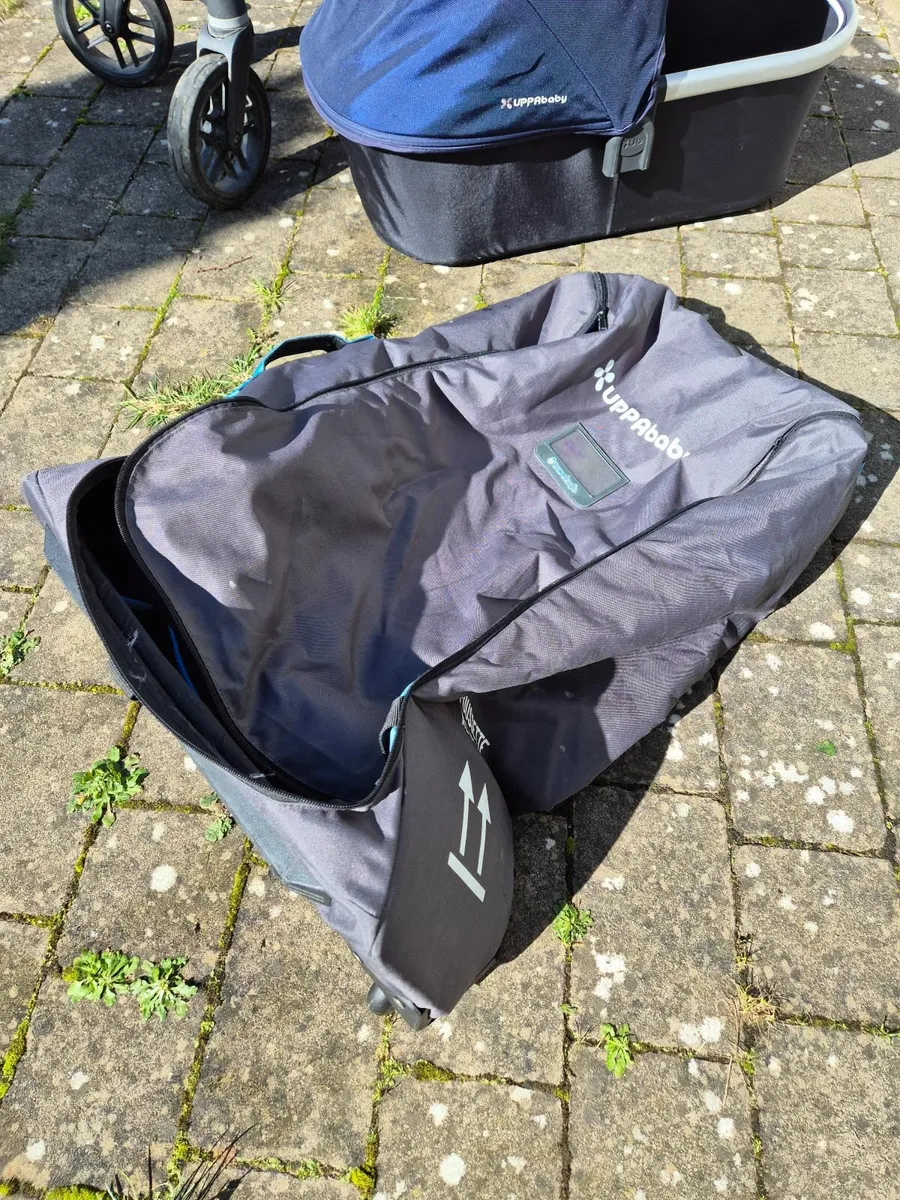 Uppababy Vista buggy and travel system - Image 2