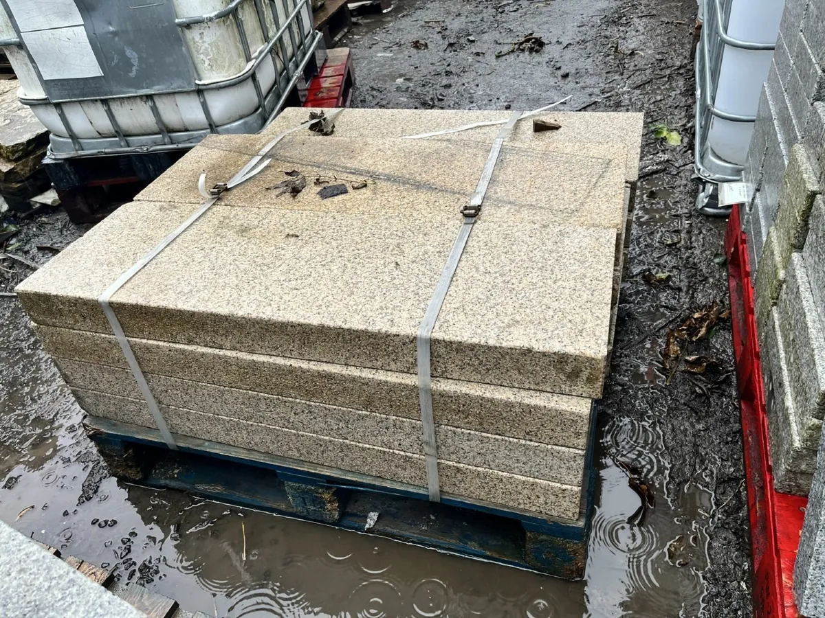 Oatmeal Granite Wall Cappings Yard Clearance - Image 1