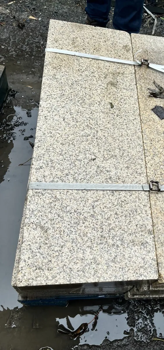 Oatmeal Granite Wall Cappings Yard Clearance - Image 2