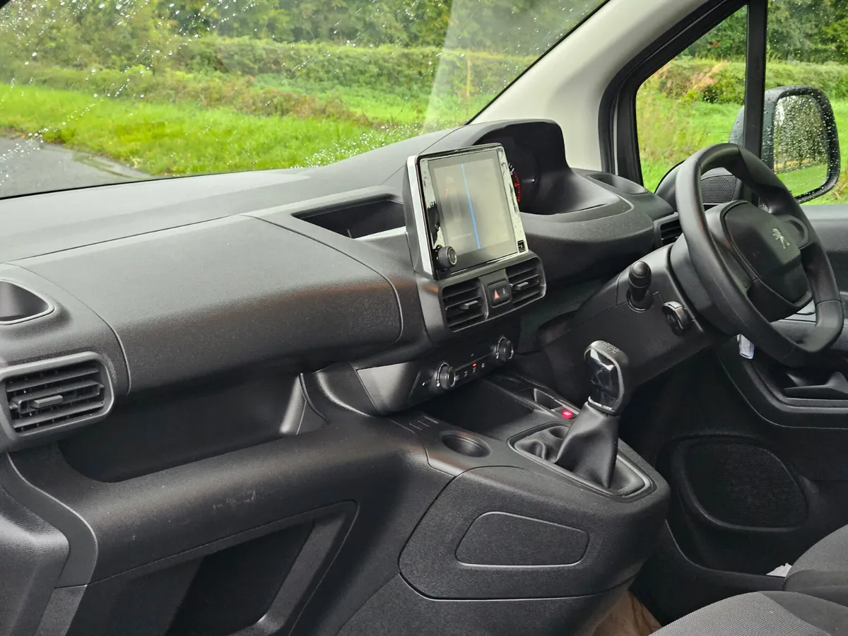 Peugeot Partner PROFESSIONAL 100BHP - Image 3