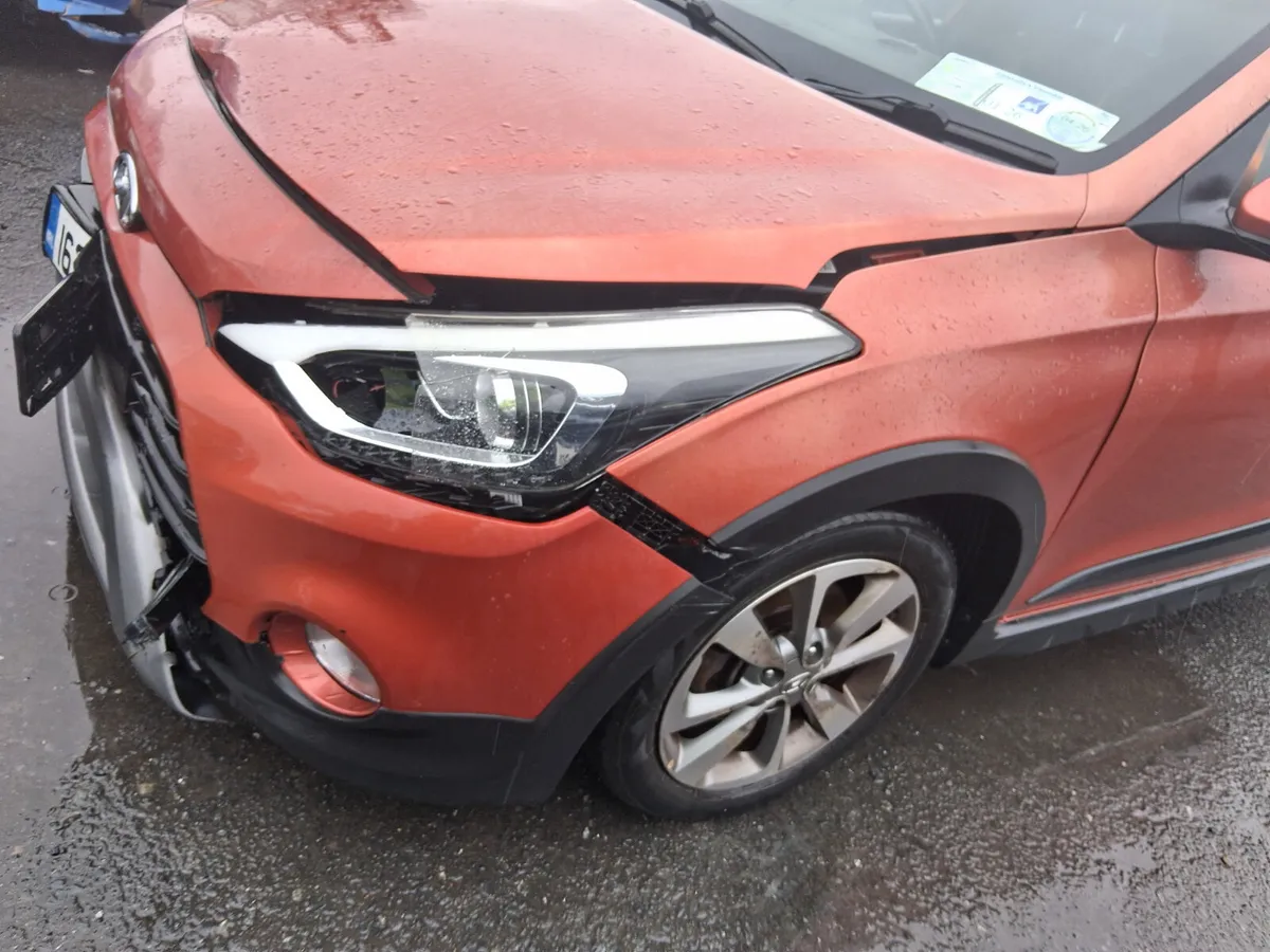 2016 Hyundai i20 - Image 2