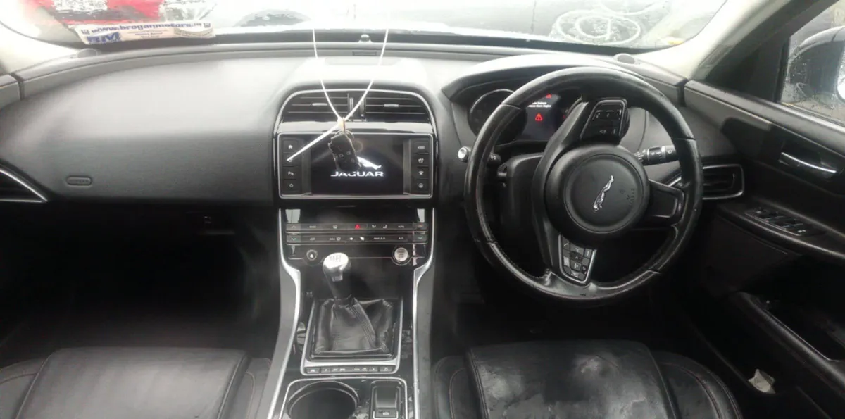 2016 JAGUAR XE 2.0 DIESEL FOR BREAKING - Image 4