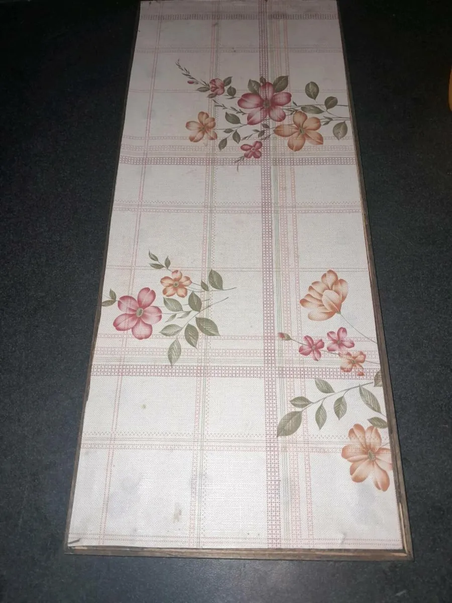 Handmade tapestry with roses - Image 2