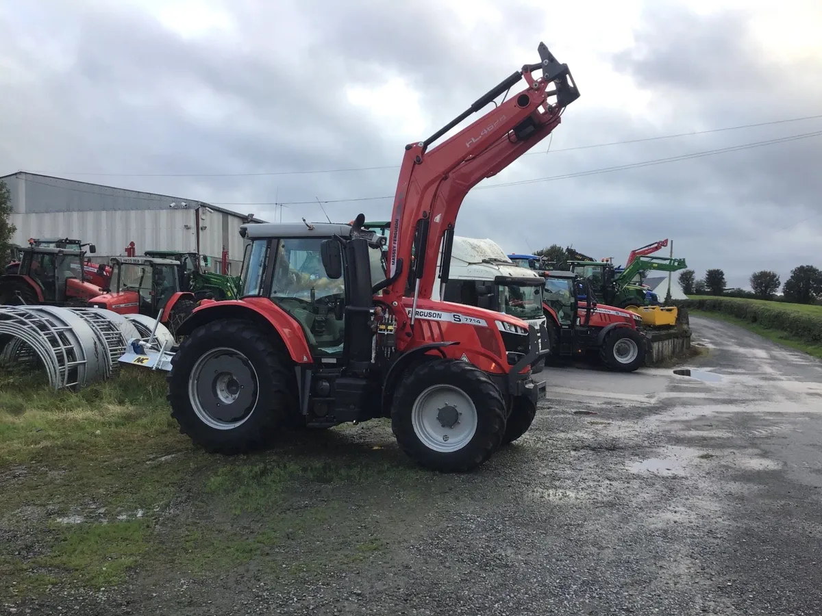 Massey Ferguson 7714 S with Loader - Image 4