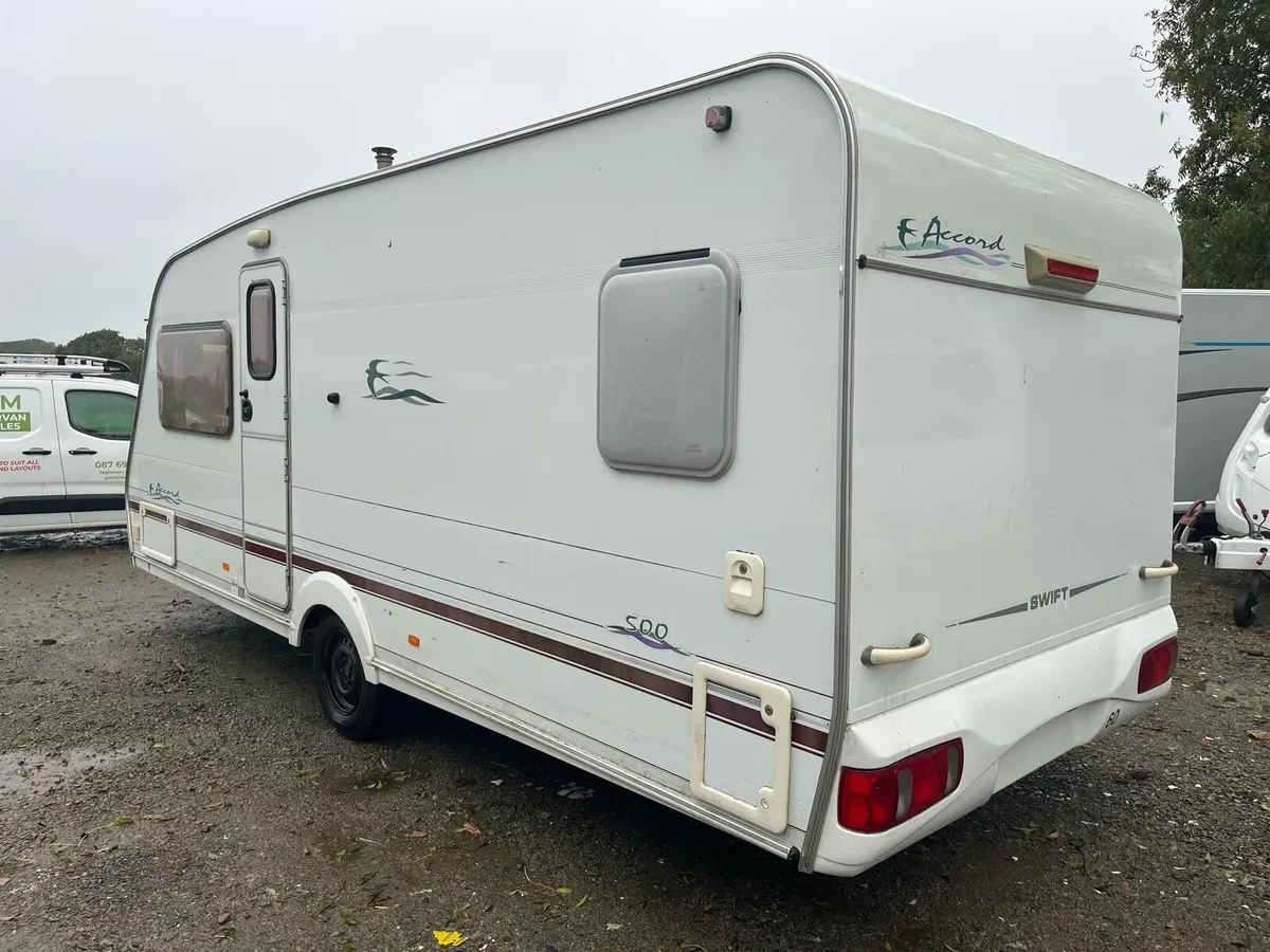 Swift caravan Fixed bed - Image 3