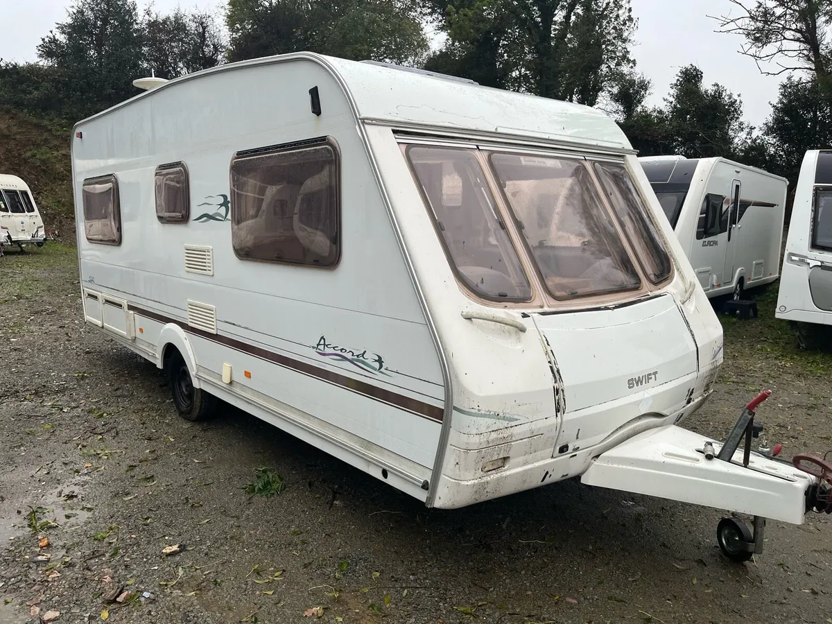 Swift caravan Fixed bed - Image 2