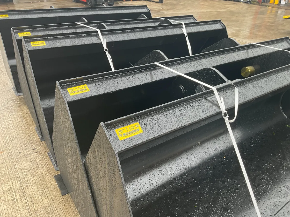 Manitou 90" / 1 Cubic Metre Bucket (Telehandler) - Image 4