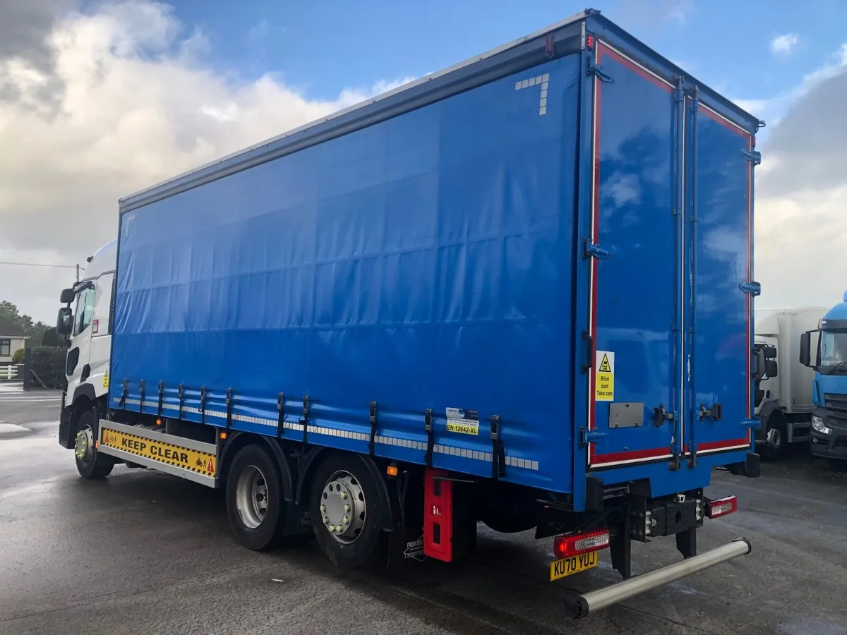 2021 Renault T Range 6x2 26 Ton curtianside - Image 4