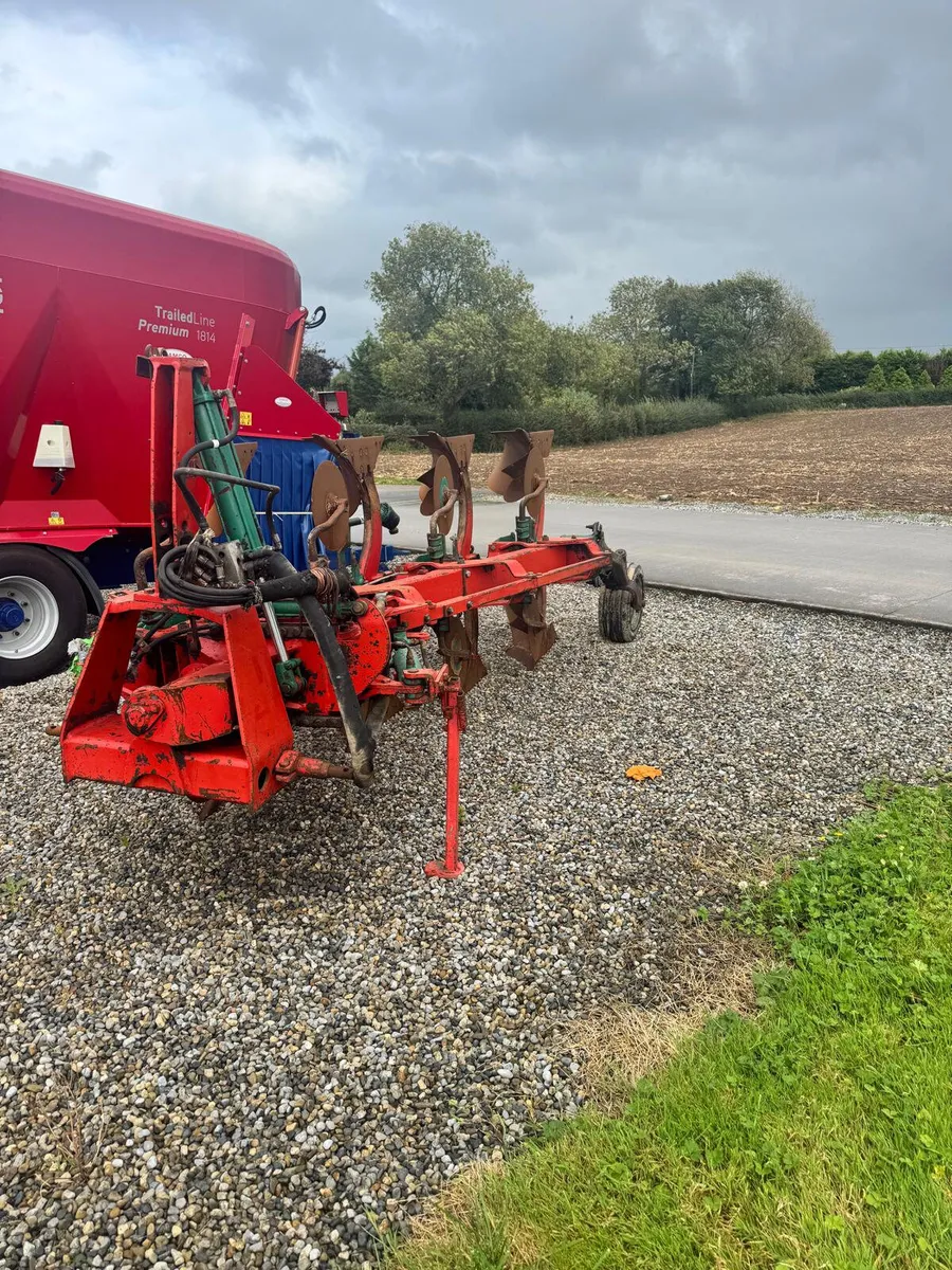 Kverneland ED85/240 Plough - Image 1