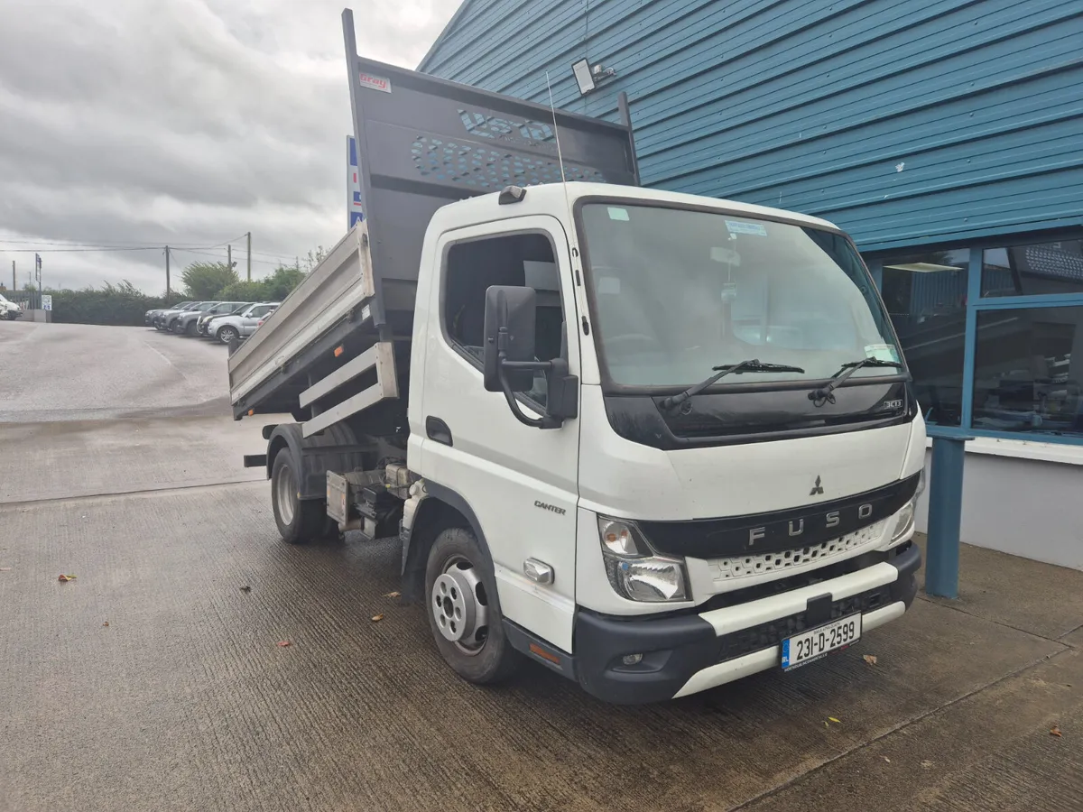 2023 MITSUBISHI FUSO 3.5TON TIPPER - Image 1
