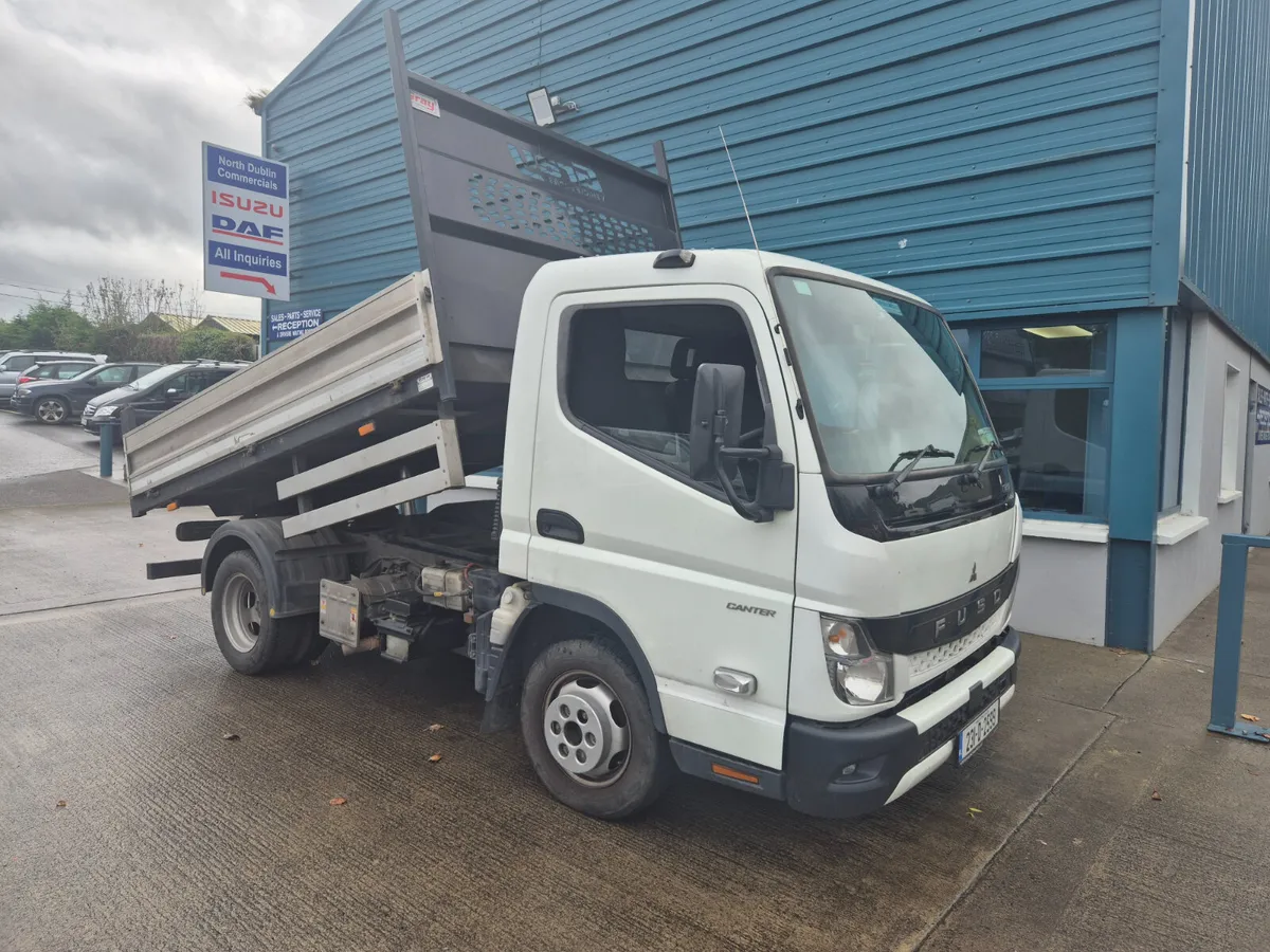2023 MITSUBISHI FUSO 3.5TON TIPPER - Image 2