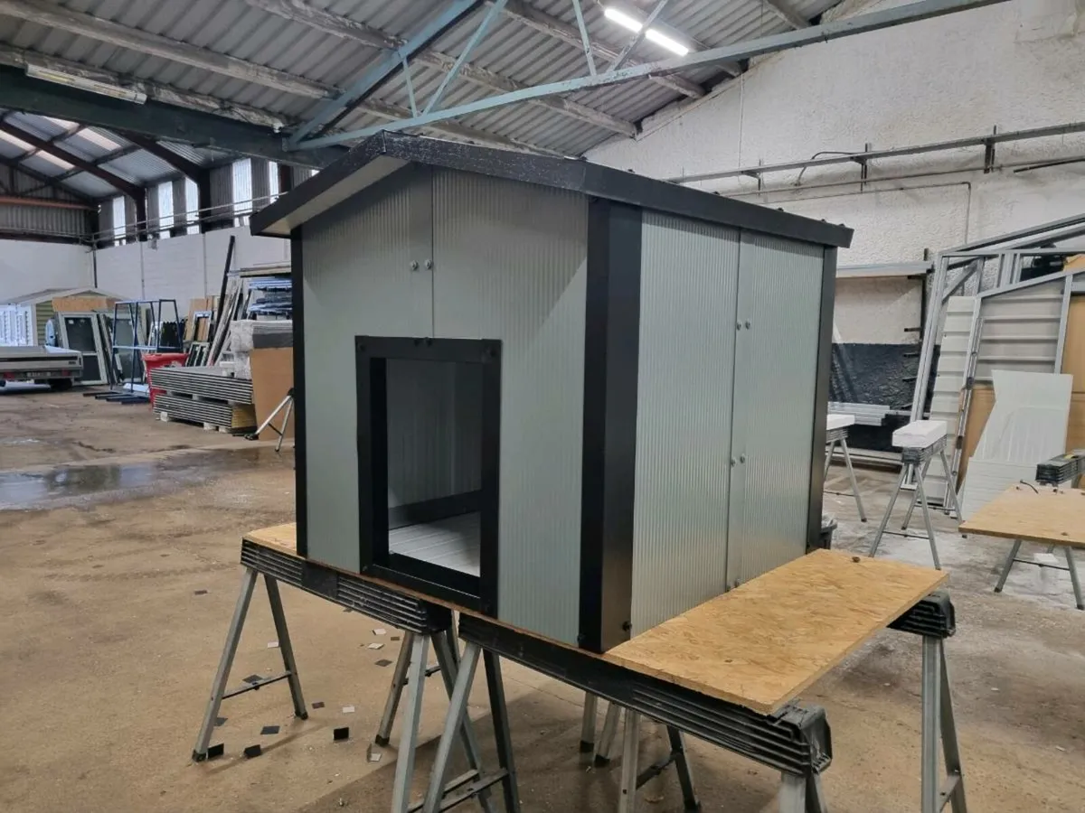 Insulated Dog kennels - Image 1