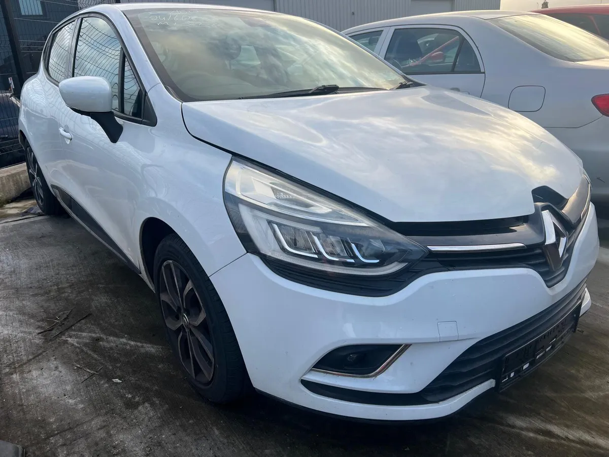 2017 RENAULT CLIO EXPRESSION Breaking only - Image 1