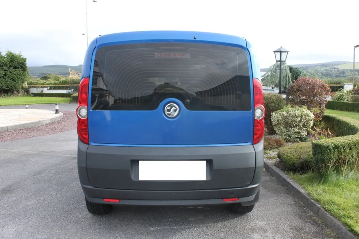 Vauxhall Combo 1.2 LWB Van, 2012 - Image 2
