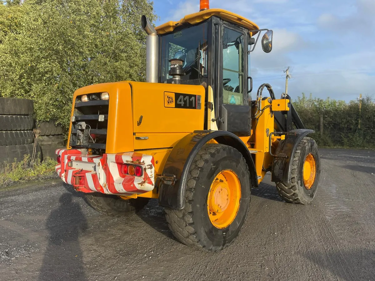 JCB 411 Loading Shovel - Image 2