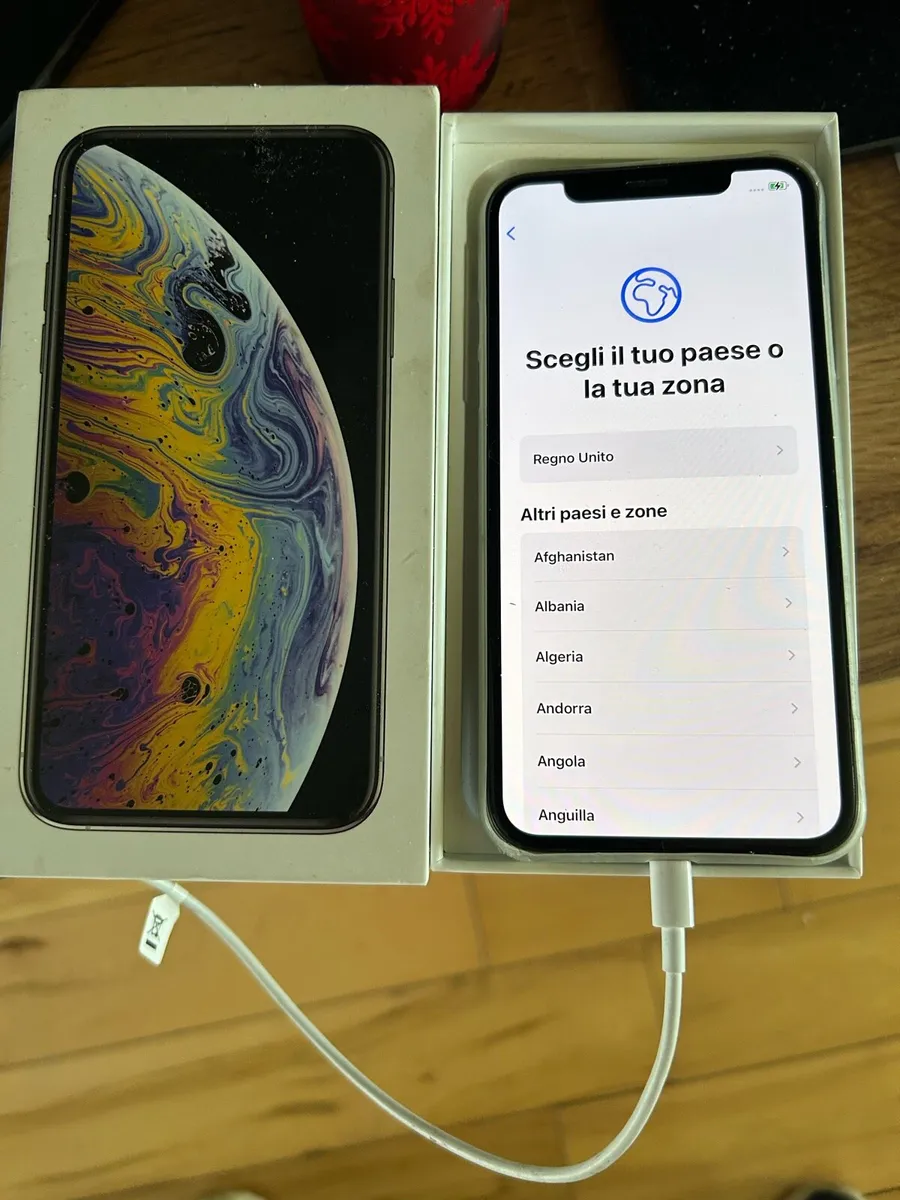 In excellent condition iPhone XS 256gb SIM FREE - Image 1