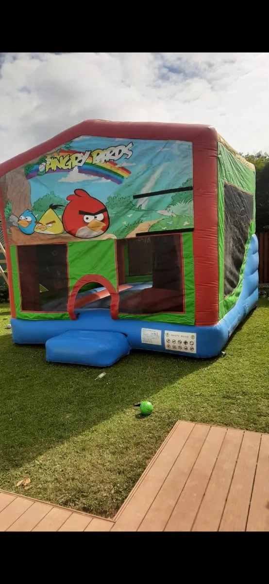 Bouncy castle - Image 1