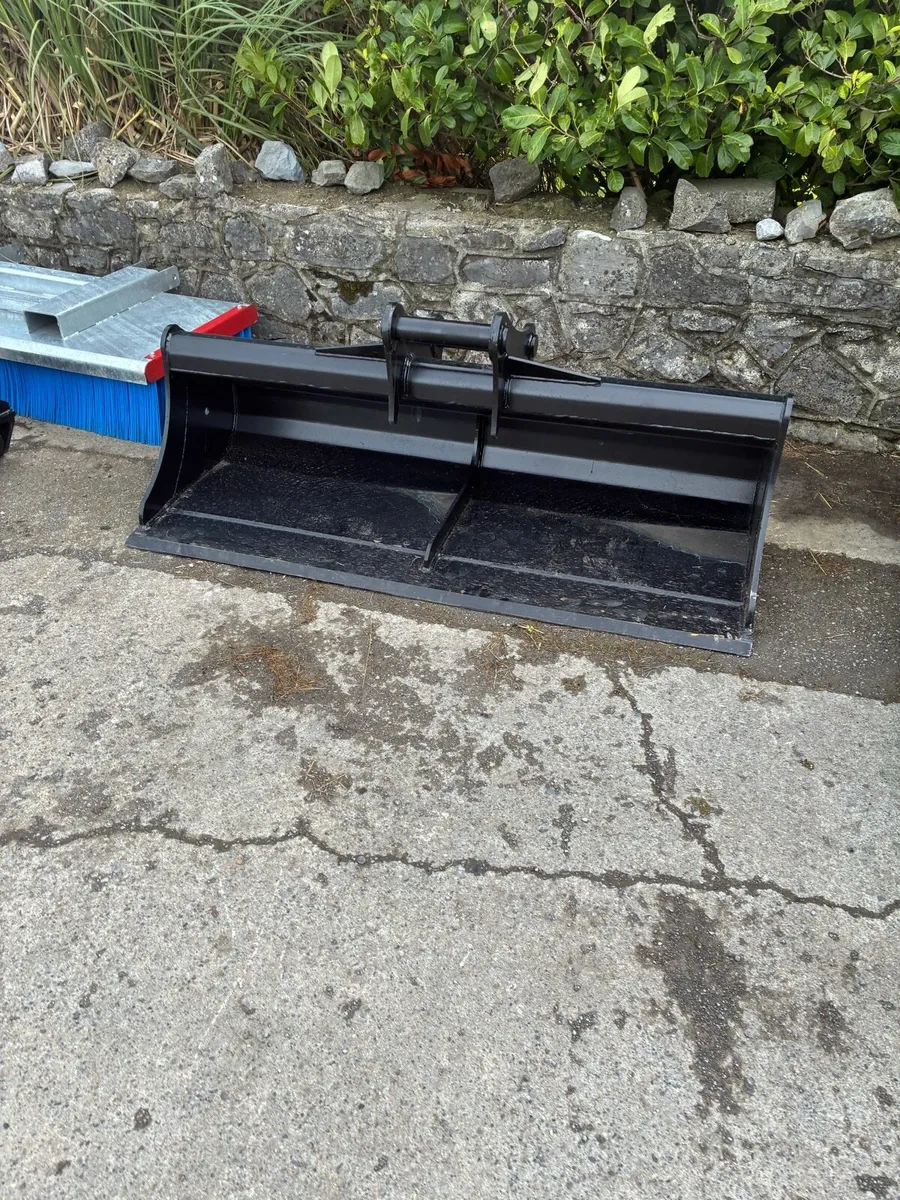 Digger buckets and attachments - Image 4