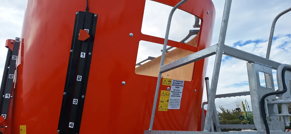 NEW ABBEY TUB DIET FEEDER VF2450 - Image 3