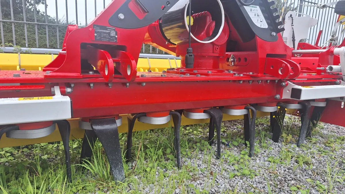 NEW POTTINGER LION 3030 MASTER POWER HARROW - Image 4