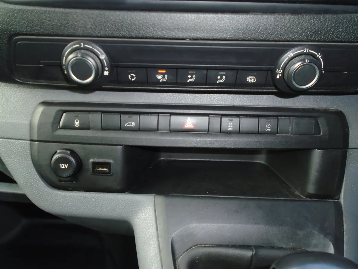 Opel Vivaro One OwnerTotal Price 17250 - Image 4