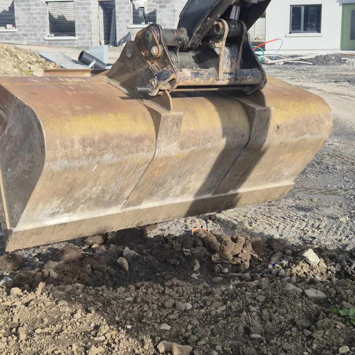 Manitou bucket suitable for forks - Image 2