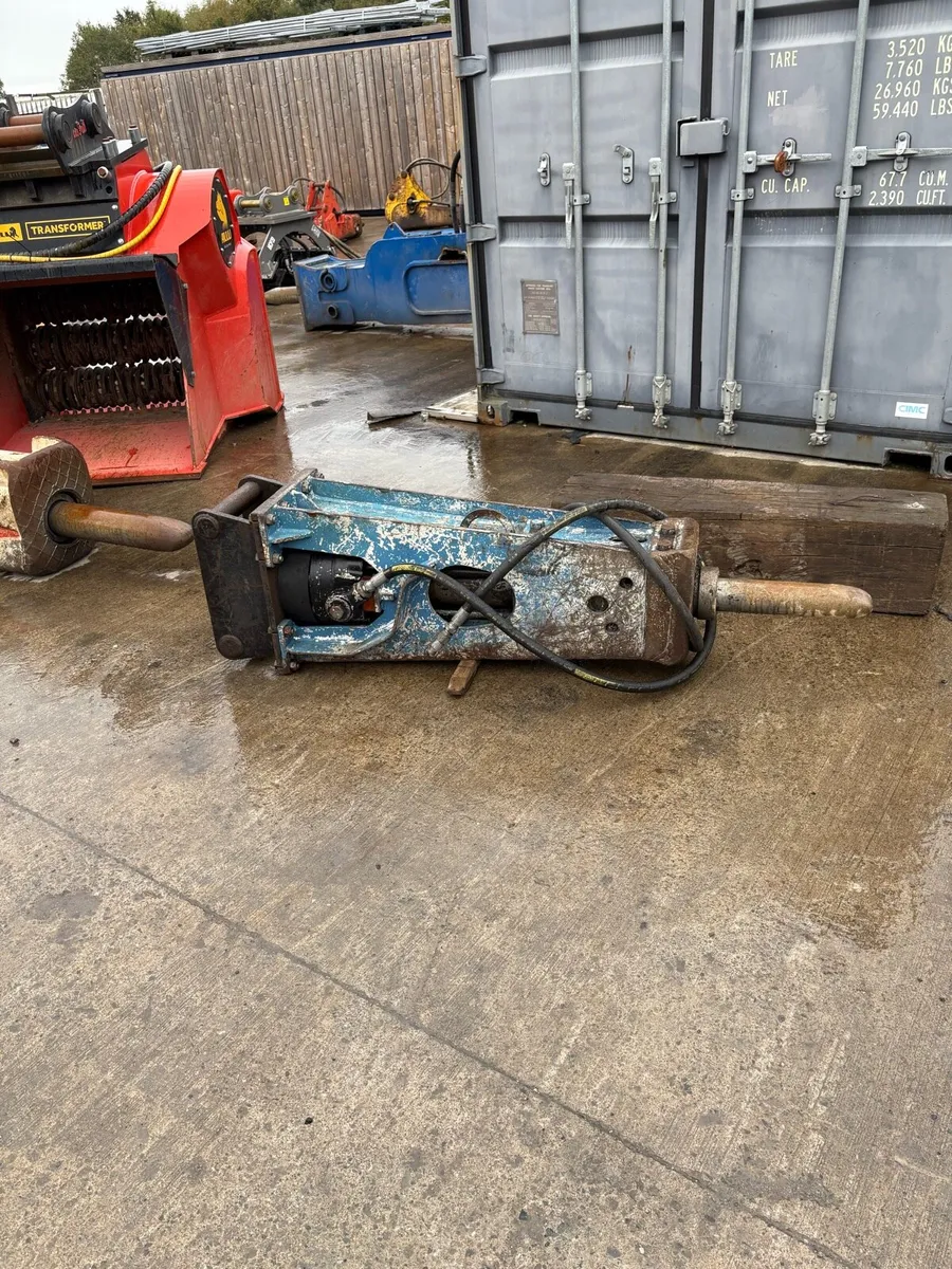 Montabert 250 Rock Hammer - Image 4